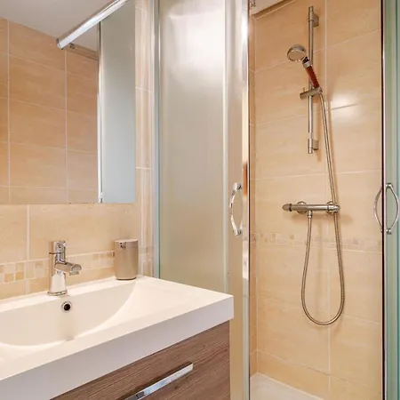 Apartment Le Petit Elegant, Parking Facile, Gare, Wifi